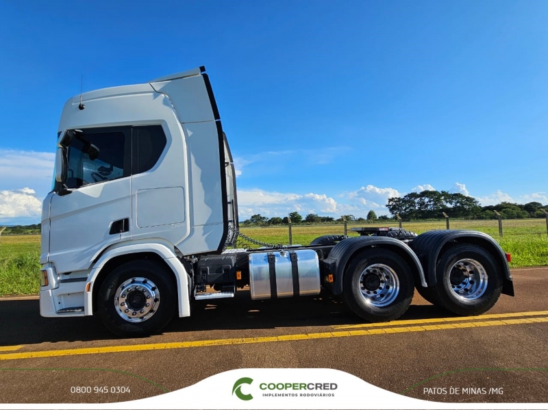 Scania R540 21/22 6x4 Branco