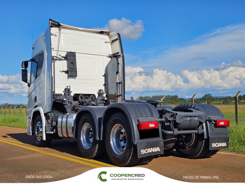 Scania R540 21/22 6x4 Branco